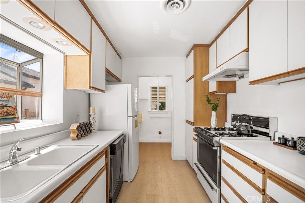 Image 4 of property listing at 161 Bridge, San Gabriel, CA 91775