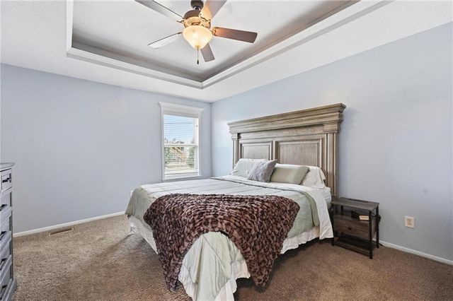 10220 N Lewis Avenue, Kansas City, MO 64157