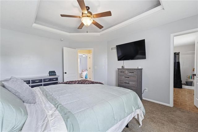 10220 N Lewis Avenue, Kansas City, MO 64157