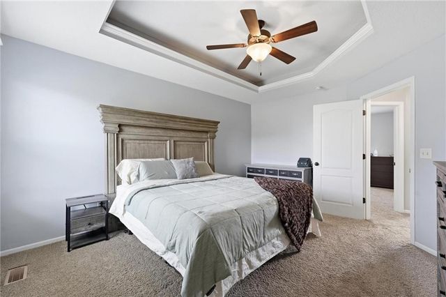 10220 N Lewis Avenue, Kansas City, MO 64157