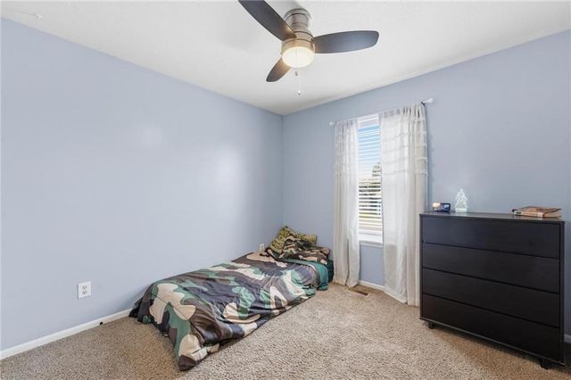 10220 N Lewis Avenue, Kansas City, MO 64157