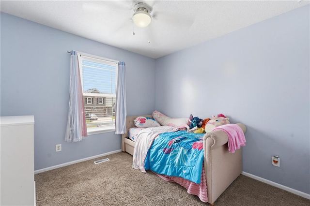 10220 N Lewis Avenue, Kansas City, MO 64157