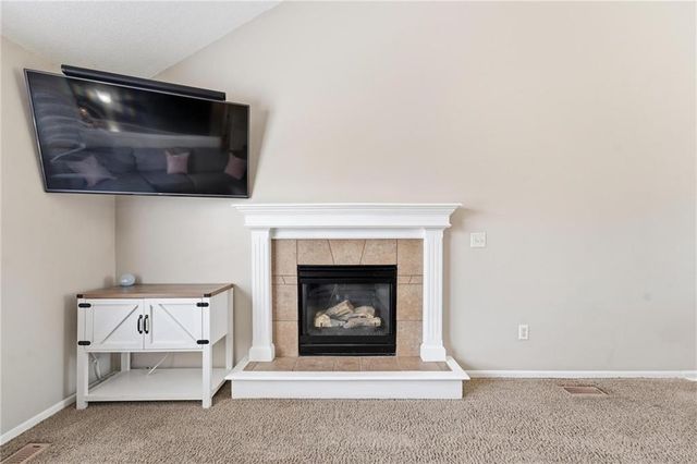 10220 N Lewis Avenue, Kansas City, MO 64157