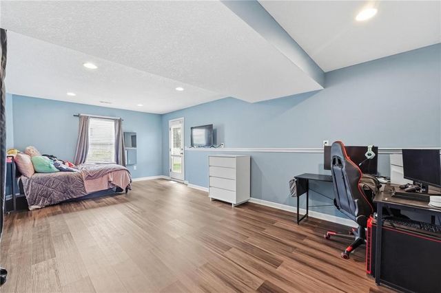 10220 N Lewis Avenue, Kansas City, MO 64157