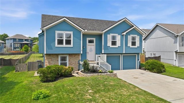 10220 N Lewis Avenue, Kansas City, MO 64157
