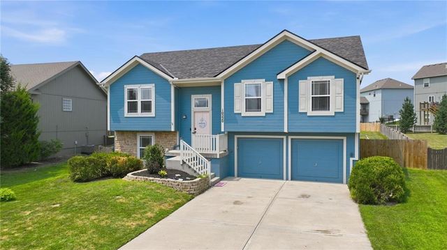 10220 N Lewis Avenue, Kansas City, MO 64157