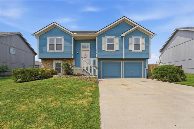 10220 N Lewis Avenue, Kansas City, MO 64157