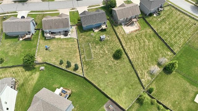 10220 N Lewis Avenue, Kansas City, MO 64157