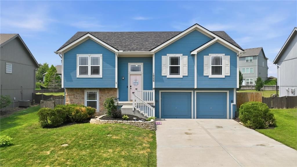 10220 N Lewis Avenue, Kansas City, MO 64157