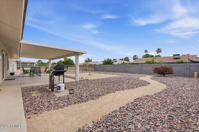 19814 N PINE SPRINGS Drive, Sun City, AZ 85373