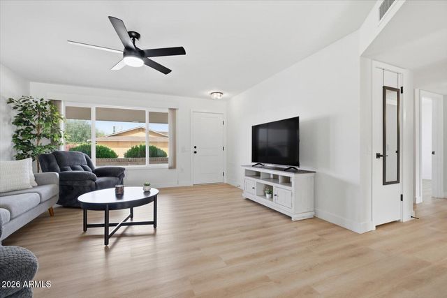 19814 N PINE SPRINGS Drive, Sun City, AZ 85373