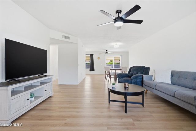 19814 N PINE SPRINGS Drive, Sun City, AZ 85373