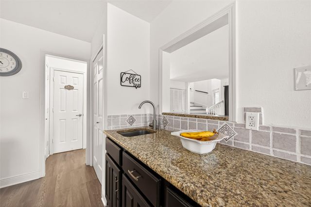 1627 N Hearthside Drive, Richmond, TX 77406
