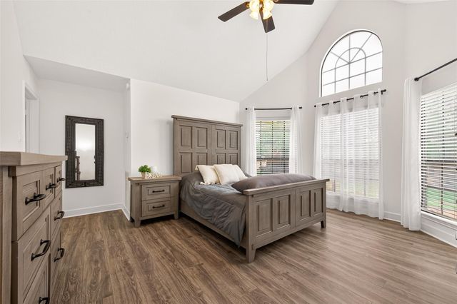 1627 N Hearthside Drive, Richmond, TX 77406