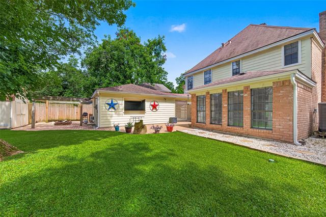 1627 N Hearthside Drive, Richmond, TX 77406
