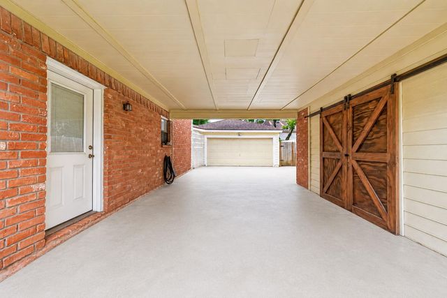 1627 N Hearthside Drive, Richmond, TX 77406