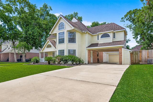 1627 N Hearthside Drive, Richmond, TX 77406