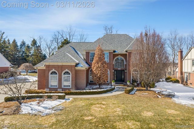 2392 Kingscross Drive, Shelby Charter Township, MI 48316