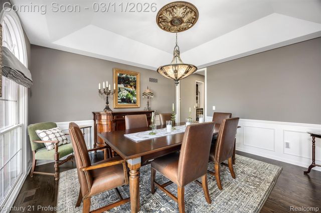 2392 Kingscross Drive, Shelby Charter Township, MI 48316