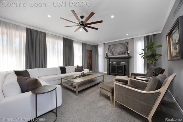 2392 Kingscross Drive, Shelby Charter Township, MI 48316