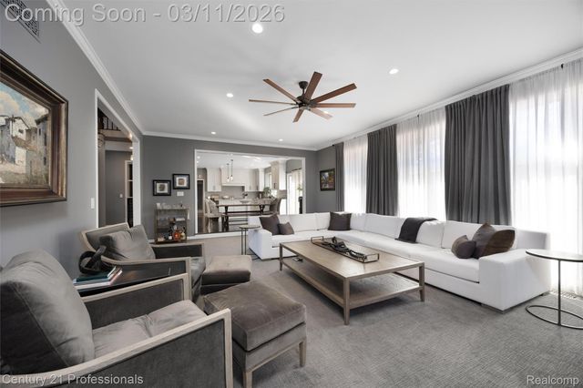 2392 Kingscross Drive, Shelby Charter Township, MI 48316