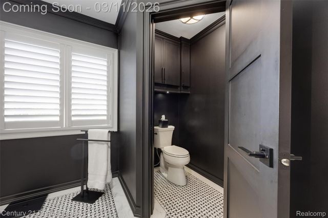 2392 Kingscross Drive, Shelby Charter Township, MI 48316