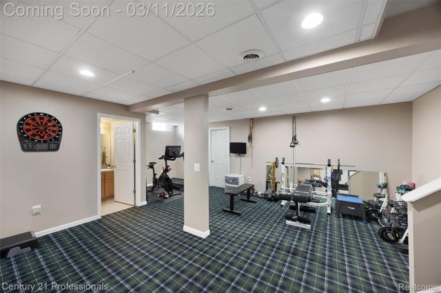 2392 Kingscross Drive, Shelby Charter Township, MI 48316