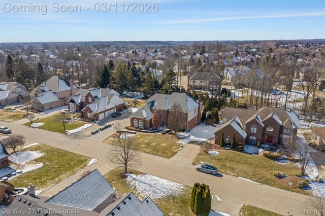 2392 Kingscross Drive, Shelby Charter Township, MI 48316