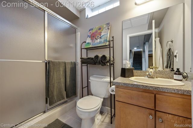 2392 Kingscross Drive, Shelby Charter Township, MI 48316