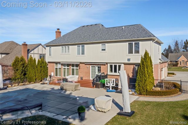 2392 Kingscross Drive, Shelby Charter Township, MI 48316