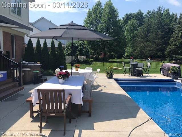 2392 Kingscross Drive, Shelby Charter Township, MI 48316