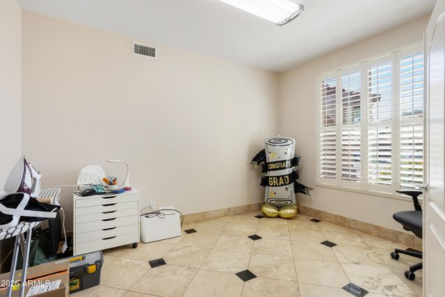 2700 E YELLOWSTONE Place, Chandler, AZ 85249