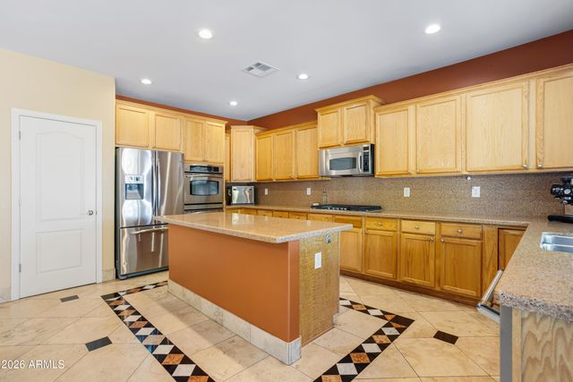 2700 E YELLOWSTONE Place, Chandler, AZ 85249