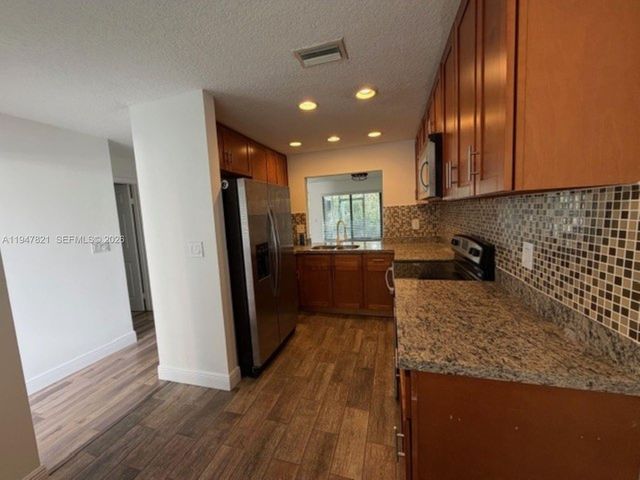 1617 Cypress Pointe Dr 1617, Coral Springs, FL 33071