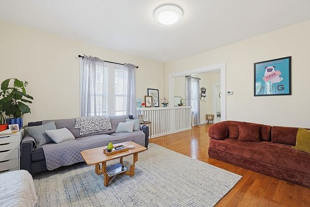 72 Dysart St, Quincy, MA 02169