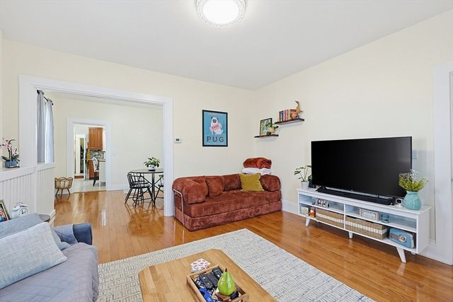 72 Dysart St, Quincy, MA 02169