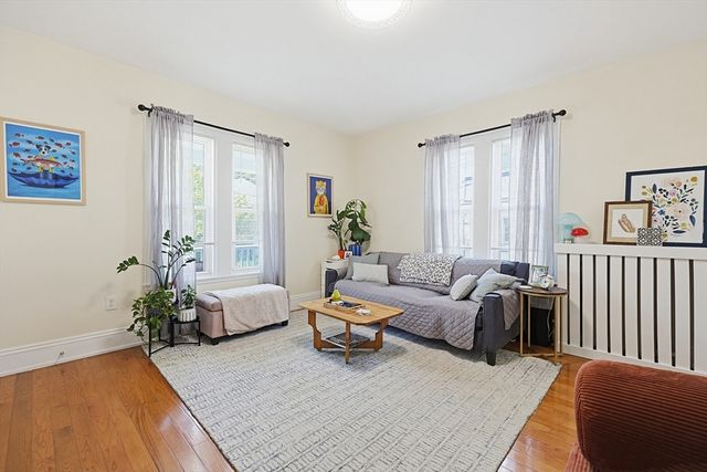 72 Dysart St, Quincy, MA 02169