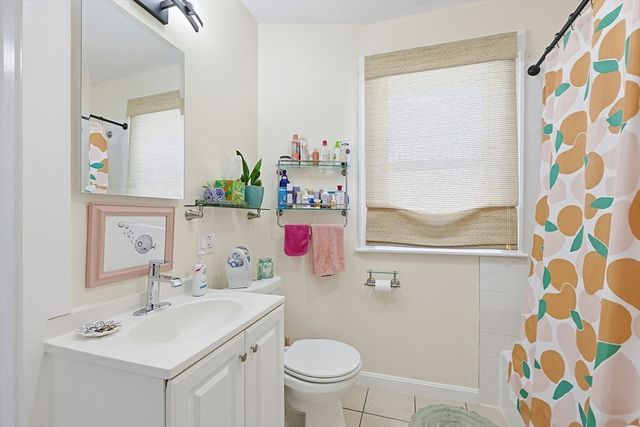 72 Dysart St, Quincy, MA 02169