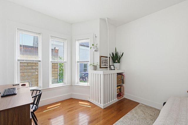 72 Dysart St, Quincy, MA 02169