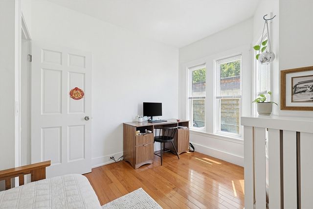 72 Dysart St, Quincy, MA 02169