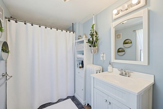 72 Dysart St, Quincy, MA 02169