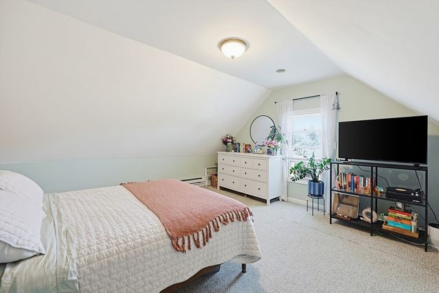 72 Dysart St, Quincy, MA 02169
