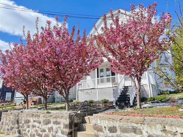 72 Dysart St, Quincy, MA 02169