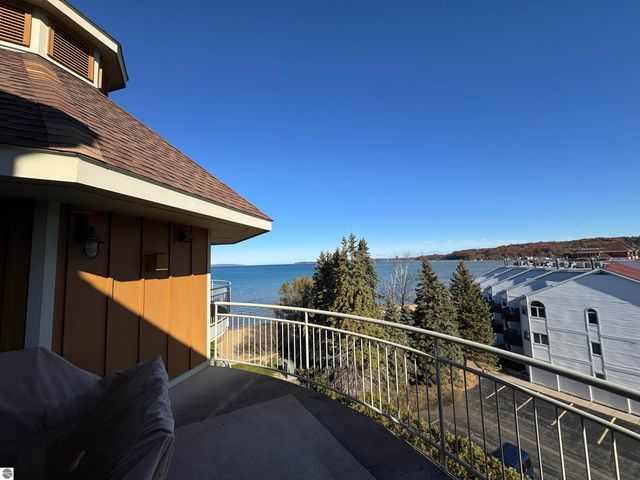 1941 US-131 N # 50, Traverse City, MI 49686