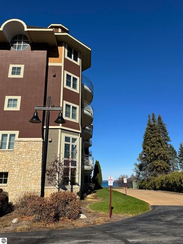 1941 US-131 N # 50, Traverse City, MI 49686