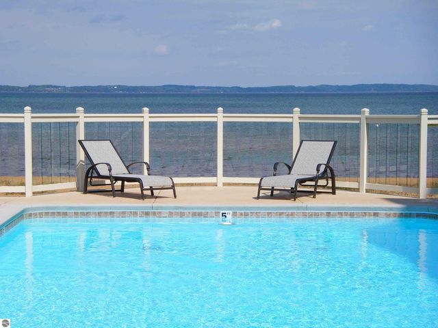 1941 US-131 N # 50, Traverse City, MI 49686