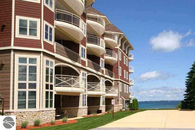 1941 US-131 N # 50, Traverse City, MI 49686