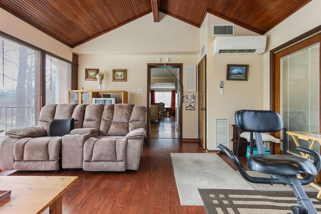 2025 Beulah, Churchill Boro, PA 15235