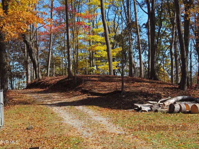 282 Siesta Lodge Drive, Coeburn, VA 24230