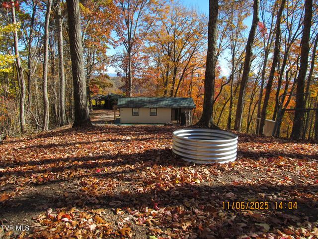 282 Siesta Lodge Drive, Coeburn, VA 24230